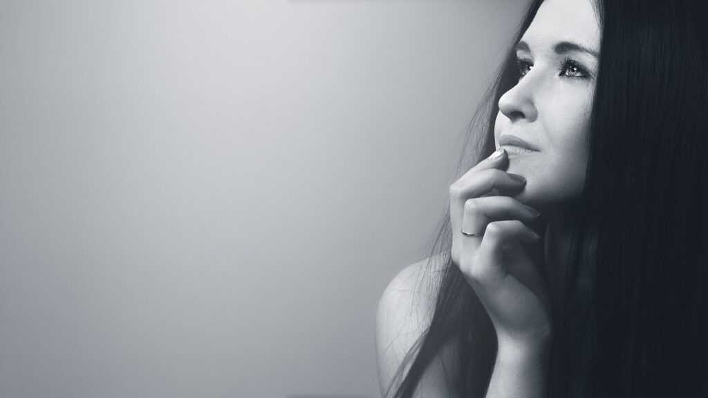 むくみ改善に効果的な寝る姿勢とは？